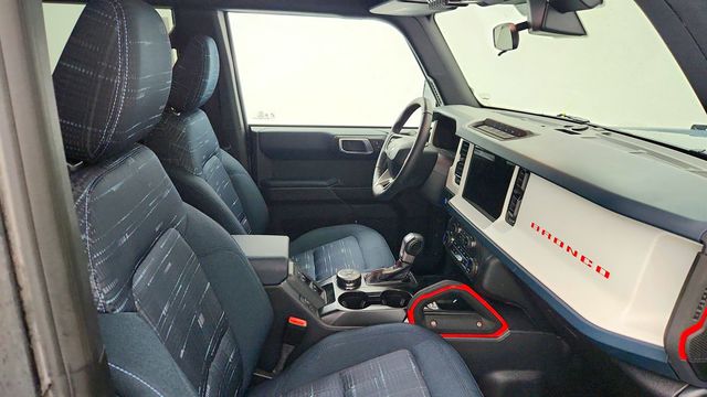 2025 Ford Bronco Heritage Edition 4 Door Advanced 4x4 w/ Dual Tops & Turbo V6 - 22992805 - 22