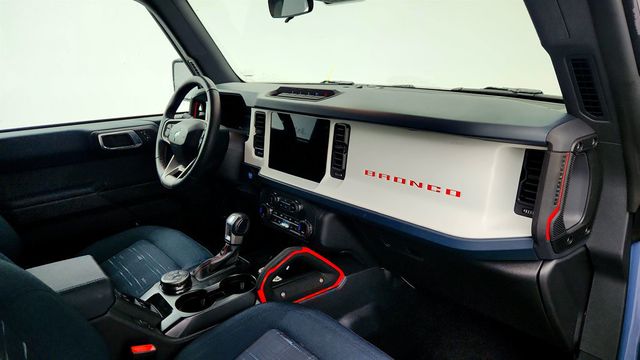 2025 Ford Bronco Heritage Edition 4 Door Advanced 4x4 w/ Dual Tops & Turbo V6 - 22992805 - 23