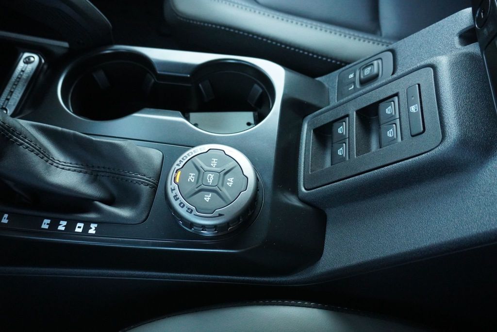 2025 Ford Bronco OUTER BANKS - 22963665 - 40