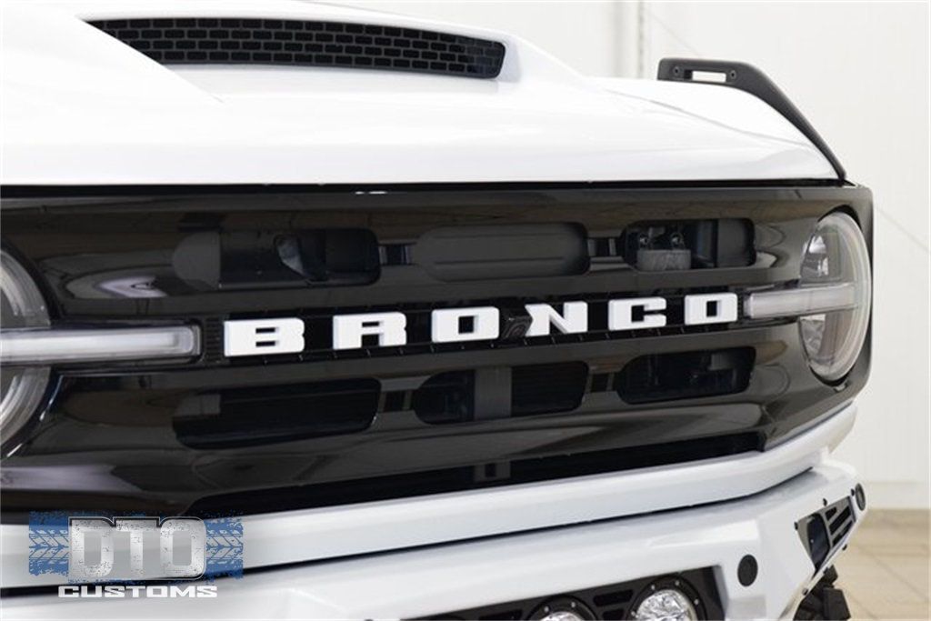 2025 Ford Bronco Outer Banks - 22874939 - 8