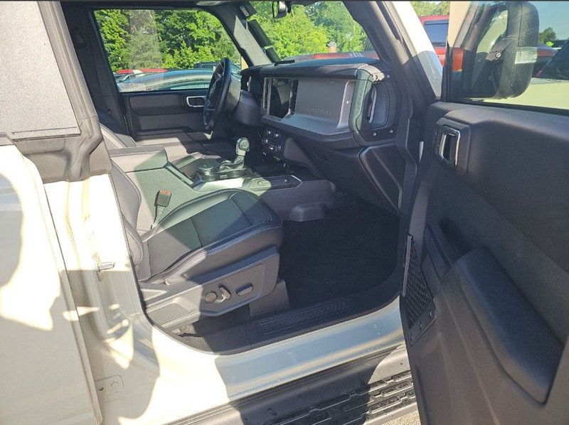 2025 Ford Bronco Outer Banks - 23043786 - 21