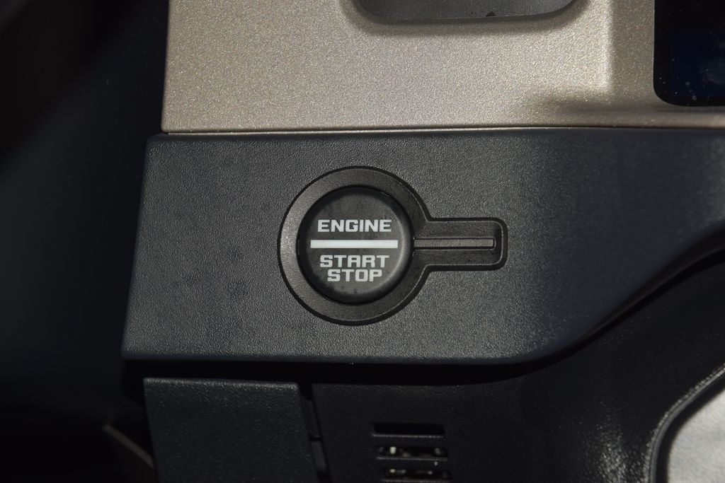 2025 Ford Bronco Outer Banks - 23043786 - 32