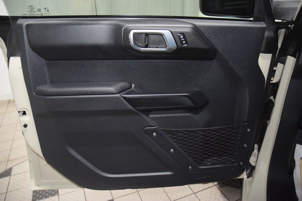 2025 Ford Bronco Outer Banks - 23043786 - 43