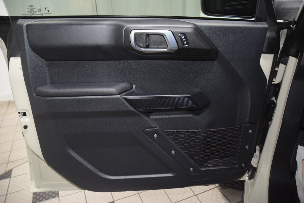 2025 Ford Bronco Outer Banks - 23043786 - 48