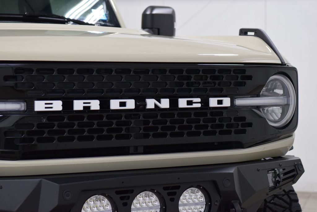 2025 Ford Bronco Outer Banks - 23043786 - 8