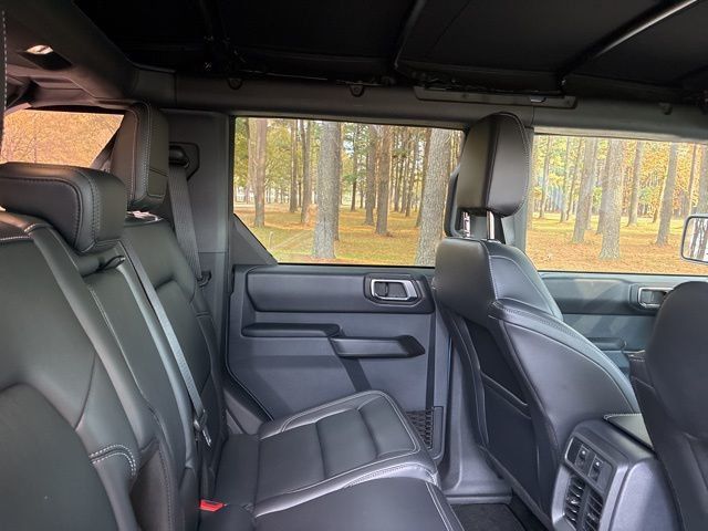 2025 Ford Bronco Outer Banks 4 Door 4x4 - 22950651 - 24