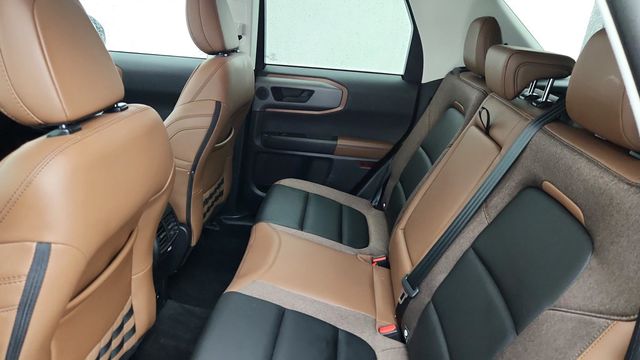 2025 Ford Bronco Sport Outer Banks 4x4 with Tech Package - 22953930 - 19