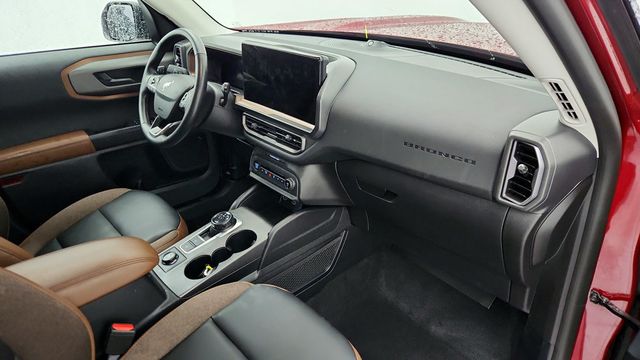 2025 Ford Bronco Sport Outer Banks 4x4 with Tech Package - 22953930 - 23