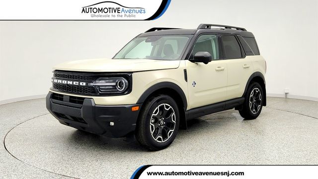 2025 Ford Bronco Sport Outer Banks 4x4 w/ Tech Package - 23022621 - 0
