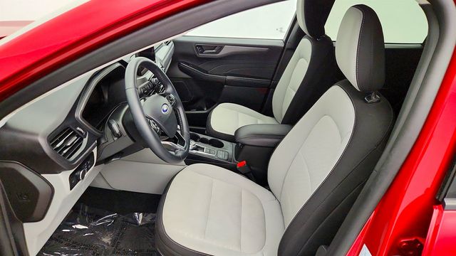 2025 Ford Escape Active with Cold Weather Package - 22962905 - 16