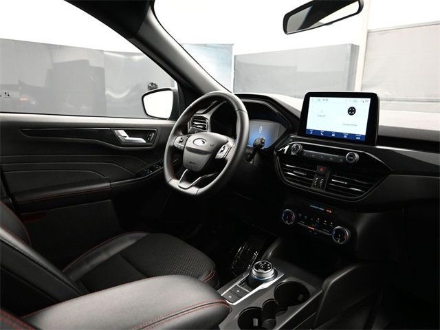 2025 Ford Escape ST-Line photo 17