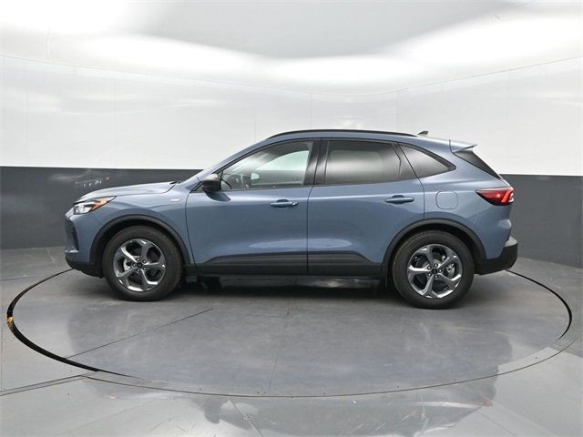 2025 Ford Escape ST-Line photo 2