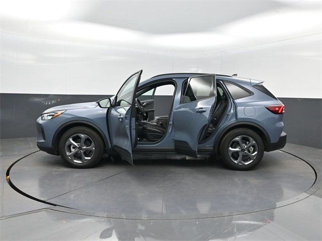 2025 Ford Escape ST-Line photo 37