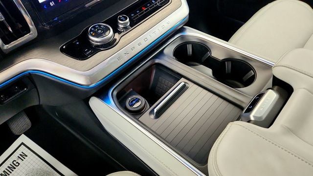 2025 Ford Expedition Platinum 4x4 w/ Driver's Package, B&O Unleashed & CCD Suspension - 23040015 - 15