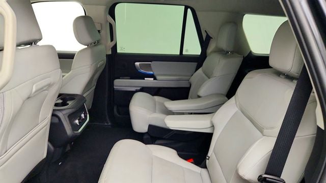 2025 Ford Expedition Platinum 4x4 w/ Driver's Package, B&O Unleashed & CCD Suspension - 23040015 - 19