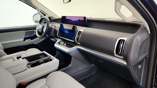 2025 Ford Expedition Platinum 4x4 with BlueCruise Capability - 22990085 - 25