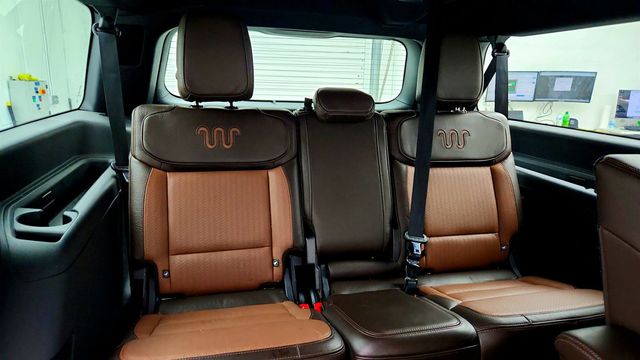2025 Ford Expedition Max King Ranch 4x4 w/ Connectivity Package - 23024271 - 24