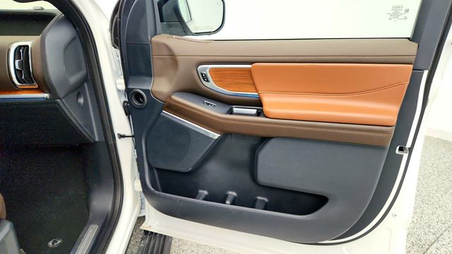 2025 Ford Expedition Max King Ranch 4x4 w/ Connectivity Package - 23024271 - 28