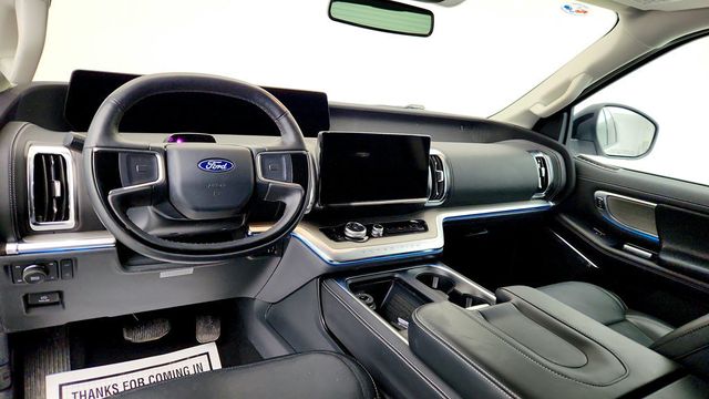 2025 Ford Expedition Max Platinum 4x4 (8-Seater) - 22984654 - 10