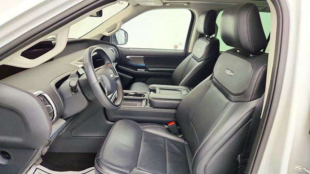 2025 Ford Expedition Max Platinum 4x4 (8-Seater) - 22984654 - 18