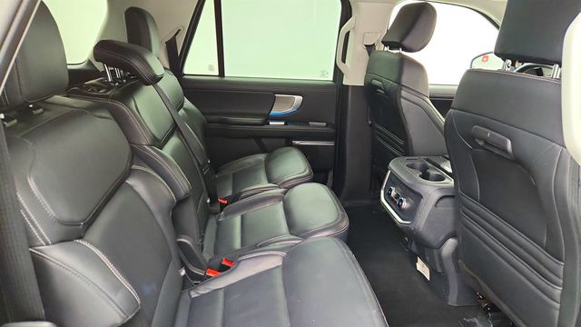 2025 Ford Expedition Max Platinum 4x4 (8-Seater) - 22984654 - 21