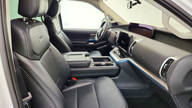 2025 Ford Expedition Max Platinum 4x4 (8-Seater) - 22984654 - 22