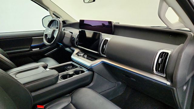 2025 Ford Expedition Max Platinum 4x4 (8-Seater) - 22984654 - 23