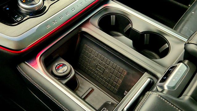 2025 Ford Expedition Max Platinum 4x4 w/ 2nd Row Power Folding Bench Seat & 8 Seats - 23009714 - 17