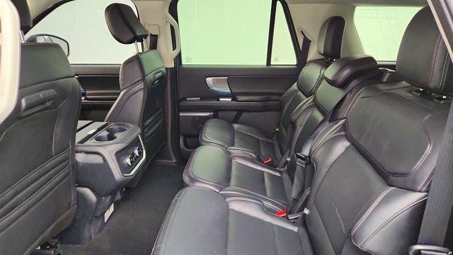 2025 Ford Expedition Max Platinum 4x4 w/ 2nd Row Power Folding Bench Seat & 8 Seats - 23009714 - 22
