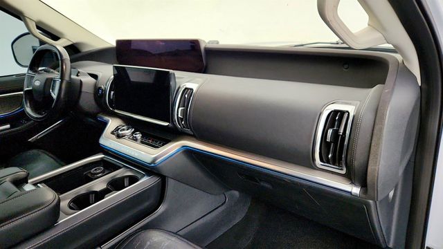 2025 Ford Expedition Max Platinum 4x4 w/ 2nd Row Power Folding Bench Seat & 8 Seats - 23009714 - 28