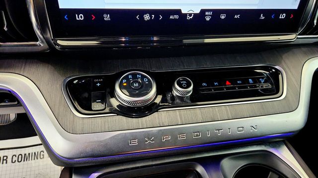 2025 Ford Expedition Max Platinum 4x4 w/ BlueCruise, 24'' Wheels & Multi-Contour Seats - 23091930 - 16