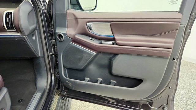 2025 Ford Expedition Max Platinum 4x4 w/ BlueCruise, 24'' Wheels & Multi-Contour Seats - 23091930 - 26