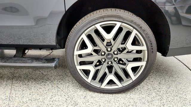 2025 Ford Expedition Max Platinum 4x4 w/ BlueCruise, 24'' Wheels & Multi-Contour Seats - 23091930 - 8