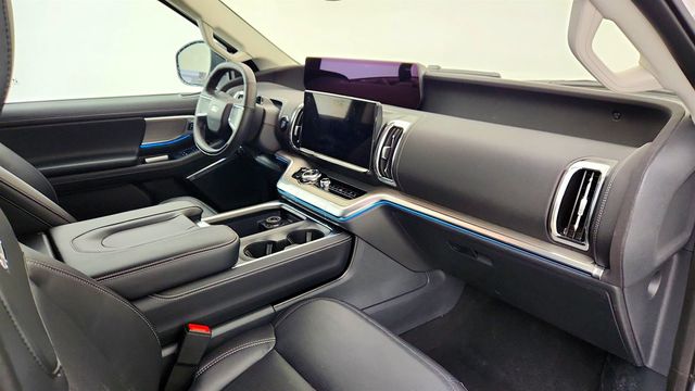 2025 Ford Expedition Max Platinum 4x4 w/ Connectivity Package - 23003360 - 29