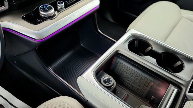 2025 Ford Expedition Max Platinum 4x4 w/ Panoramic Vista Roof & SYNC 4A Infotainment - 22999363 - 15