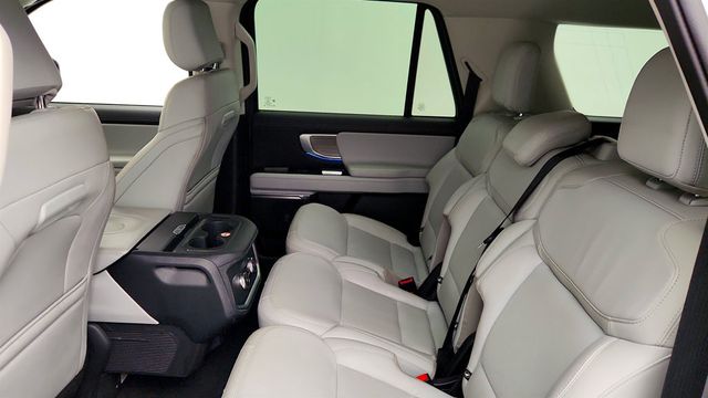 2025 Ford Expedition Max Platinum 4x4 w/ Panoramic Vista Roof & SYNC 4A Infotainment - 22999363 - 19