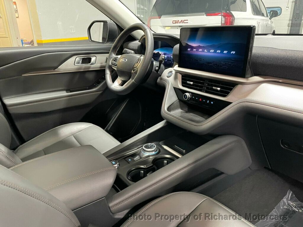 2025 Ford Explorer Active 4WD - 22997463 - 19