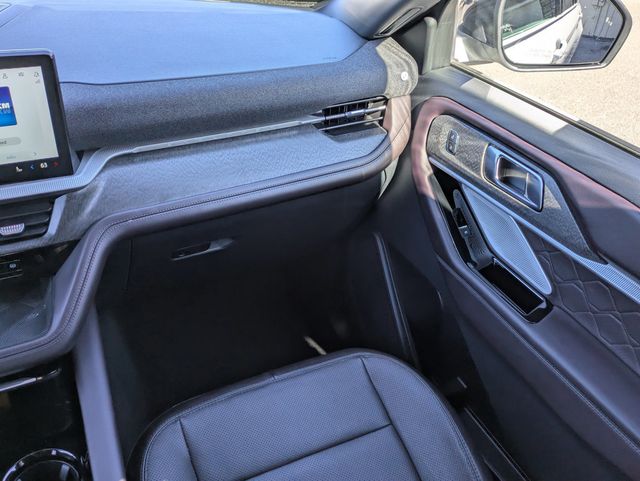 2025 Ford Explorer Platinum 4WD - 22974343 - 17