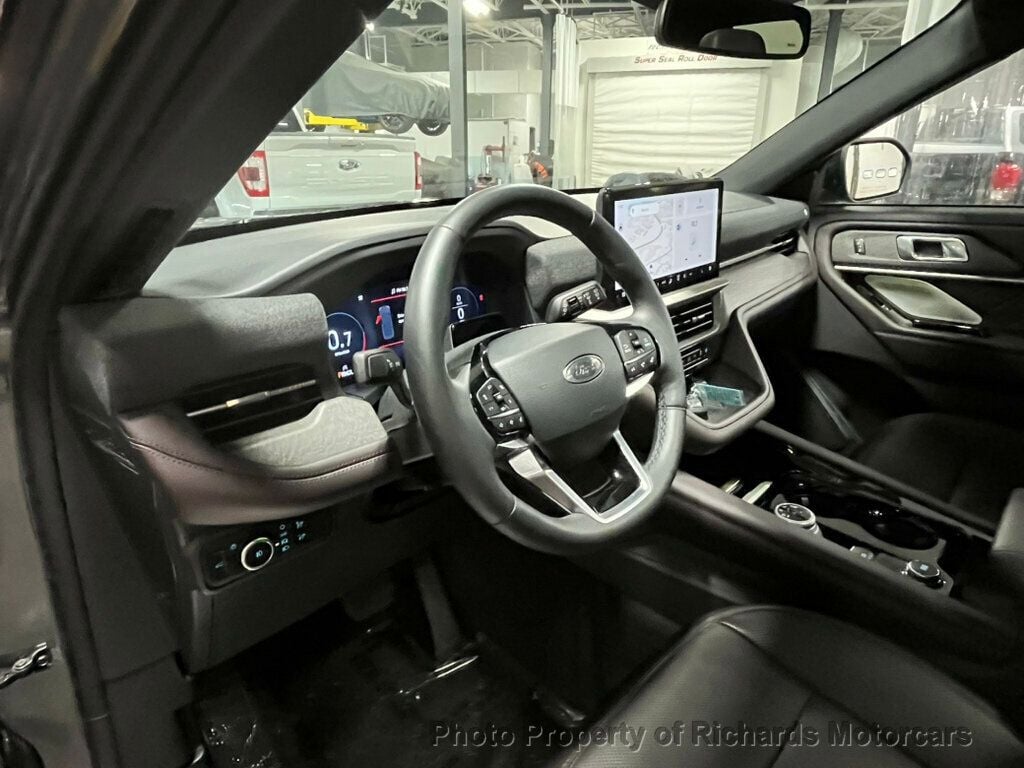 2025 Ford Explorer Platinum 4WD - 22953424 - 13