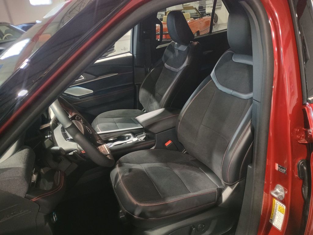 2025 Ford Explorer ST 4WD 1 Owner Clean Carfax 2850 Miles - 22940851 - 14