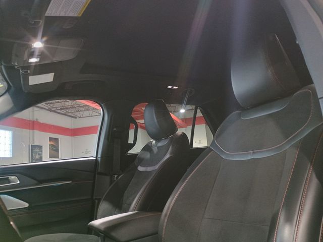 2025 Ford Explorer ST 4WD 1 Owner Clean Carfax 2850 Miles - 22940851 - 15