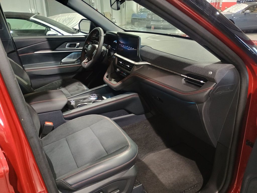 2025 Ford Explorer ST 4WD 1 Owner Clean Carfax 2850 Miles - 22940851 - 34