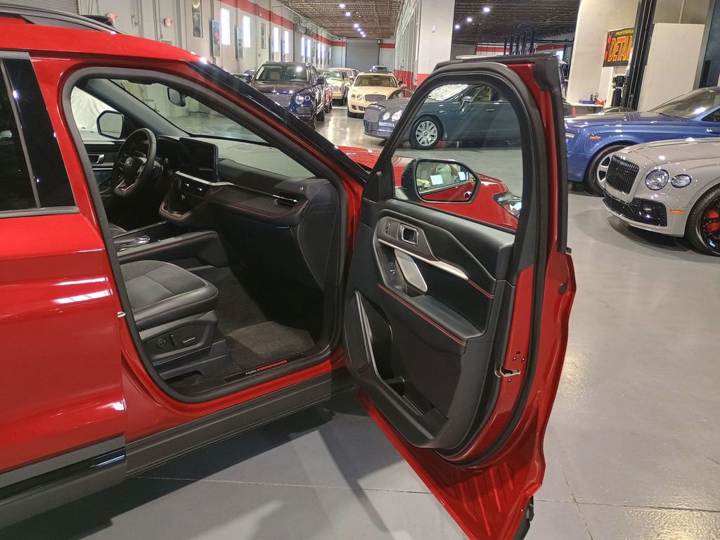 2025 Ford Explorer ST 4WD 1 Owner Clean Carfax 2850 Miles - 22940851 - 38