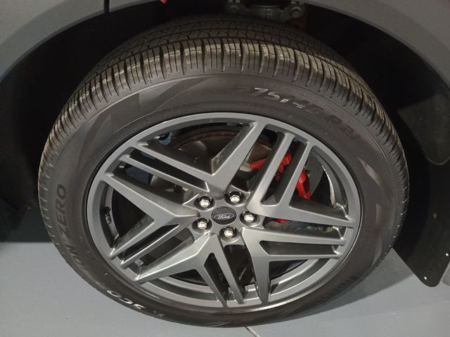 2025 Ford Explorer ST 4WD 1 Owner Clean Carfax 2850 Miles - 22940851 - 47