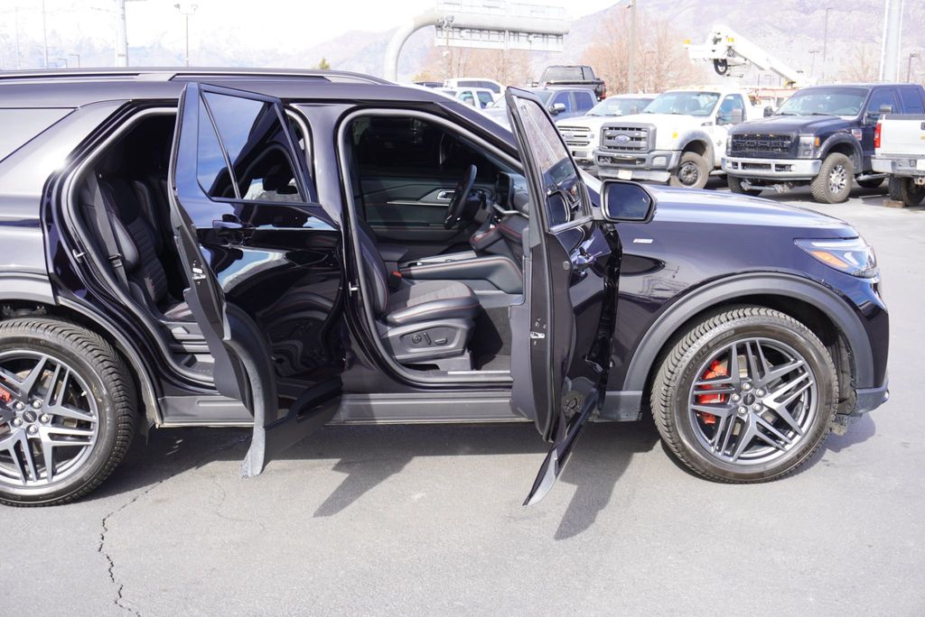 2025 Ford Explorer ST-LINE - 22993641 - 24