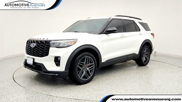 2025 Ford Explorer ST-Line 4WD with Premium Pkg, Panoramic Vista Roof & Street Pack - 22963434 - 0