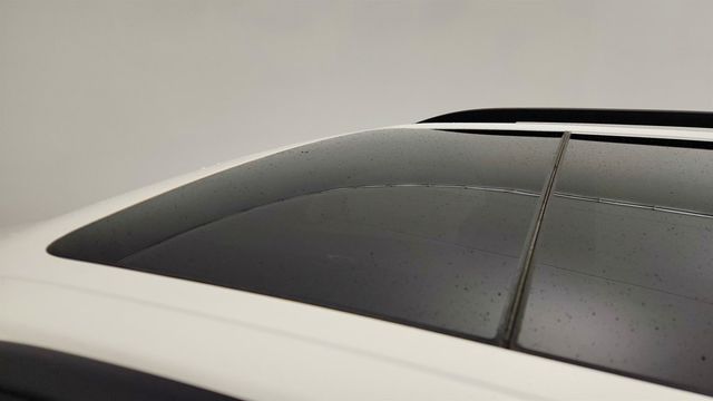 2025 Ford Explorer ST-Line 4WD with Premium Pkg, Panoramic Vista Roof & Street Pack - 22963434 - 9