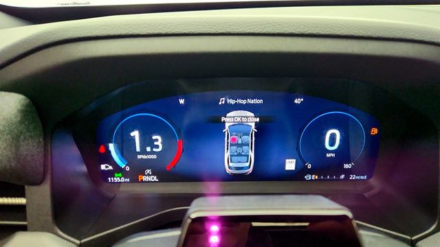 2025 Ford Explorer ST-Line 4WD with Premium Pkg, Panoramic Vista Roof & Street Pack - 22963434 - 14