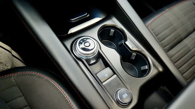 2025 Ford Explorer ST-Line 4WD with Premium Pkg, Panoramic Vista Roof & Street Pack - 22963434 - 16