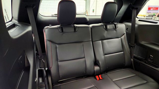 2025 Ford Explorer ST-Line 4WD with Premium Pkg, Panoramic Vista Roof & Street Pack - 22963434 - 22